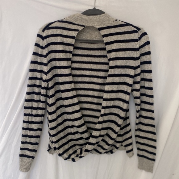 OLIVACEOUS STRIPED SWEATER with open back size large - Picture 2 of 5